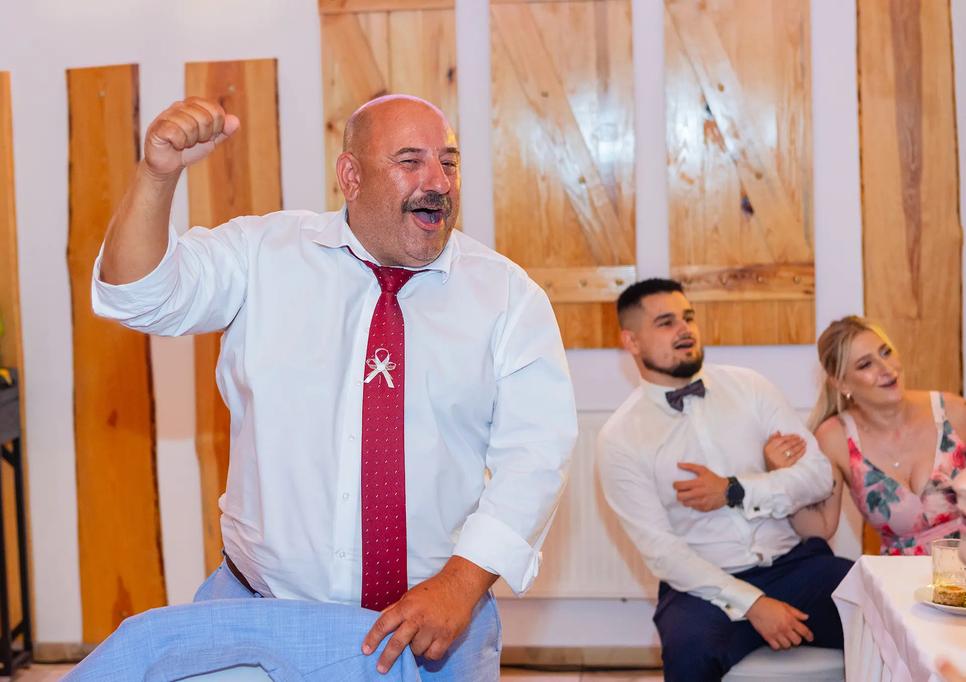 Biesiada przy stołach akordeon na żywo wersja siódma