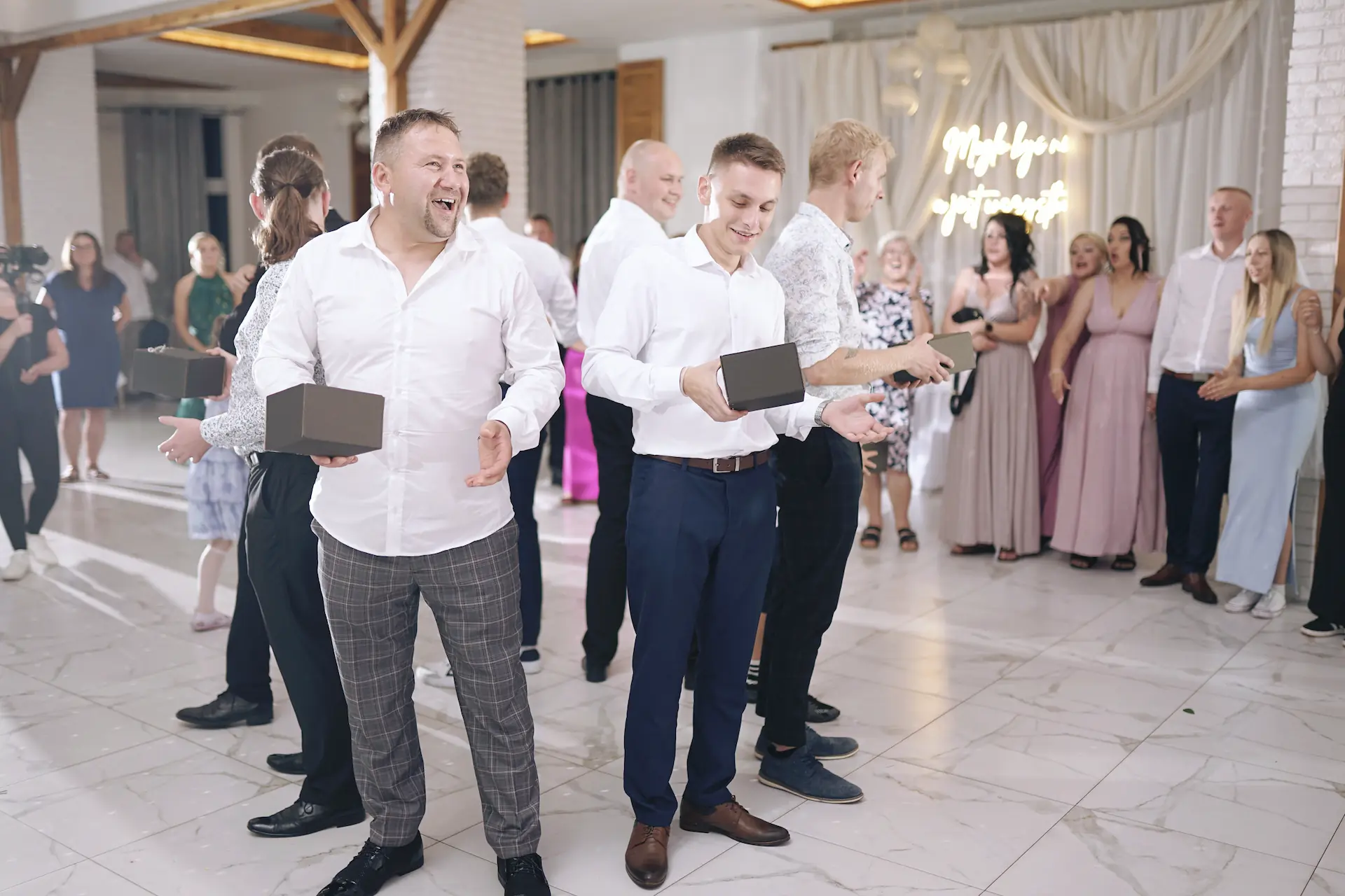 Konkurencja oczepinowa pudełeczka wybór nowego pana młodego