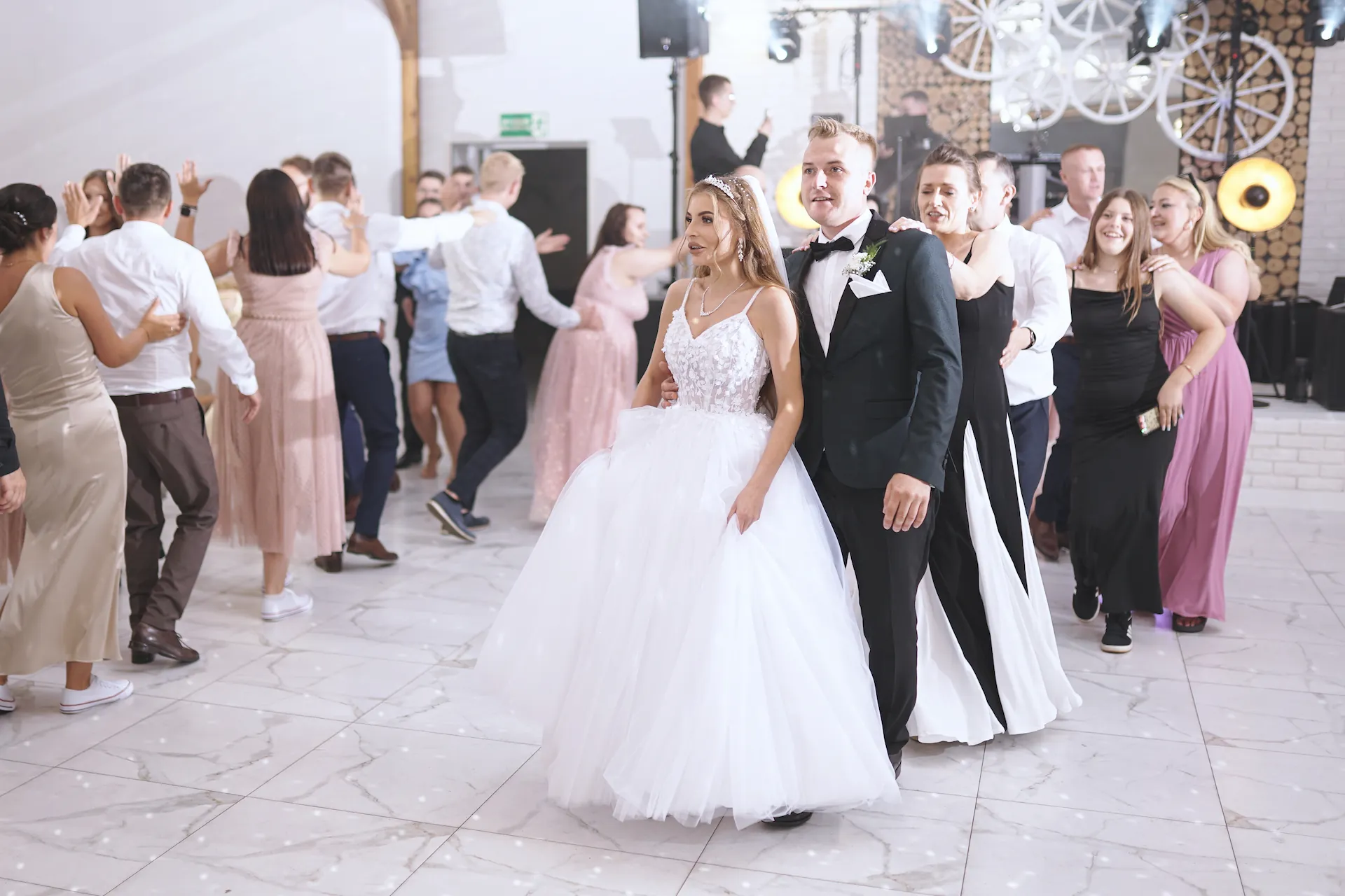 Pociąg weselny integracja gości parkiet