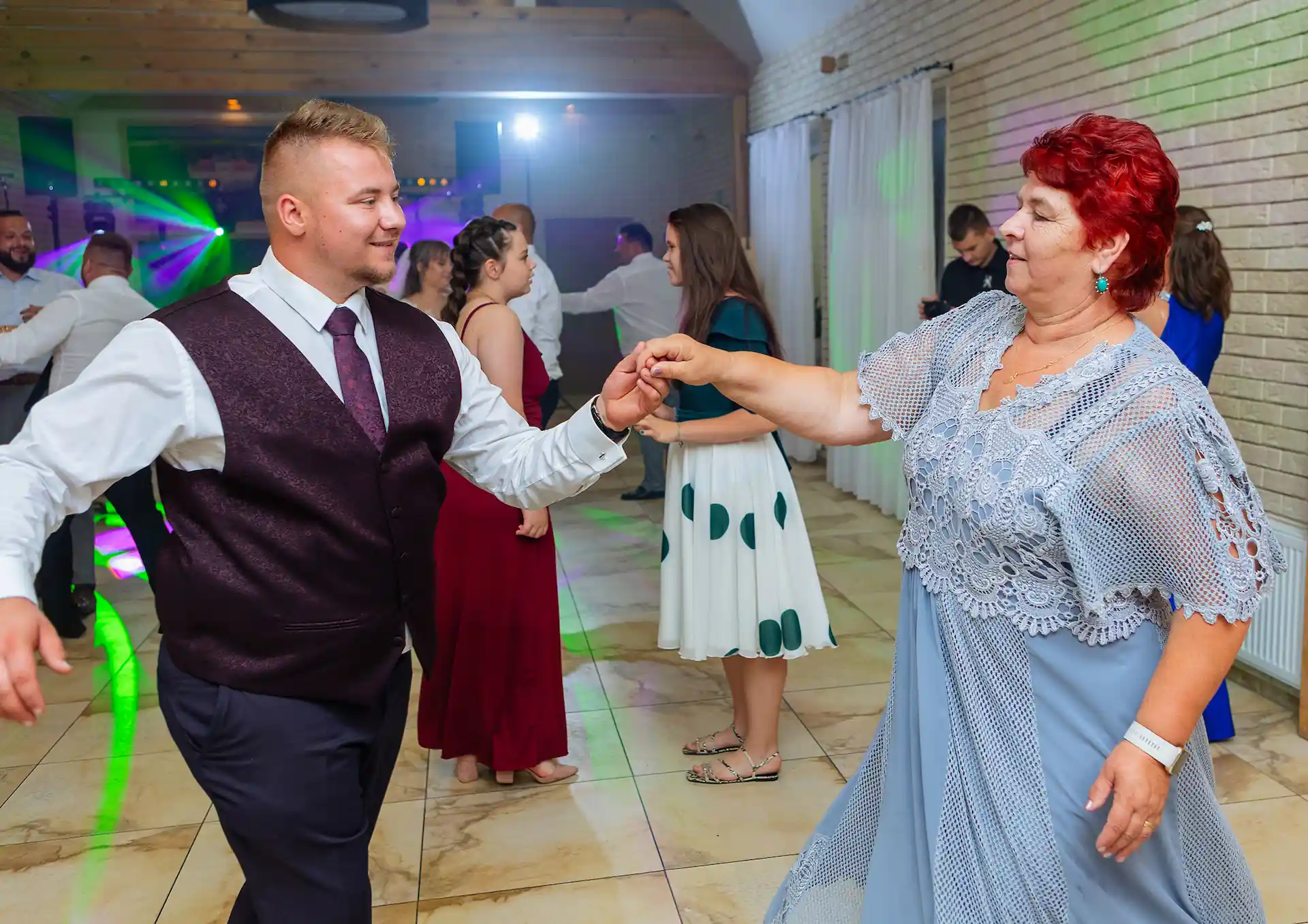 Zabawa na weselu parkiet DJ RBK Events wersja druga