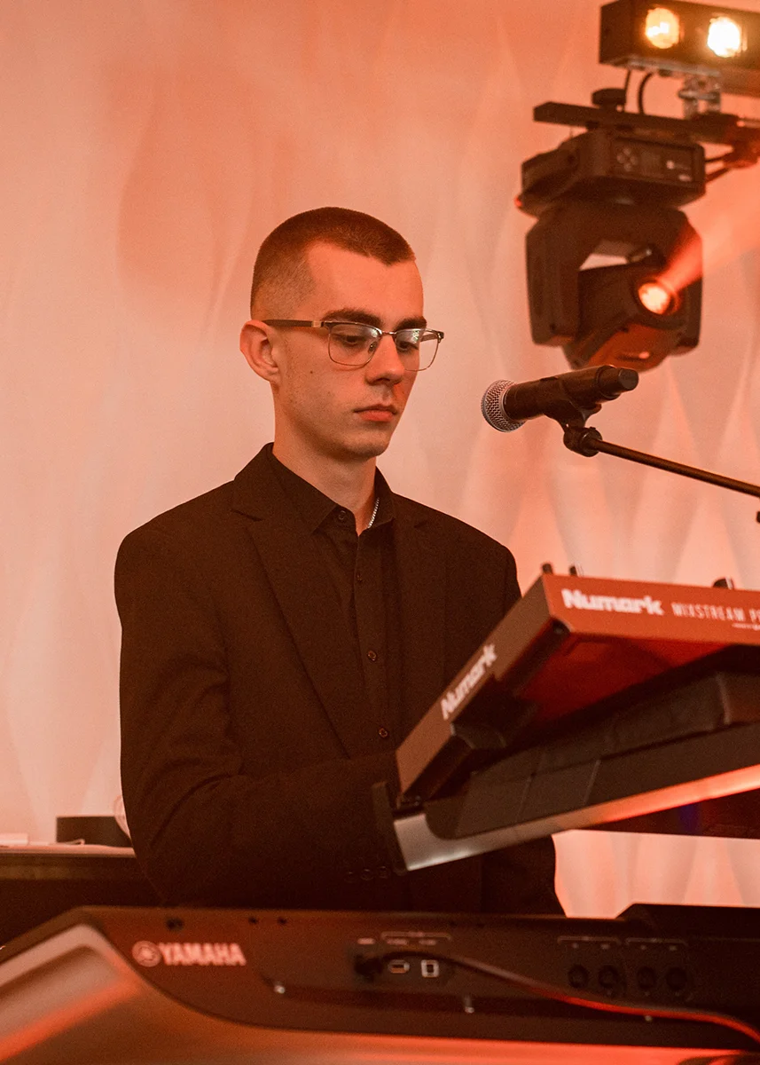 Oprawa muzyczna DJ i instrumenty klawiszowe